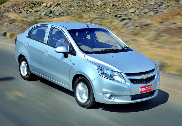 Chevrolet Sail vs Mahindra Verito